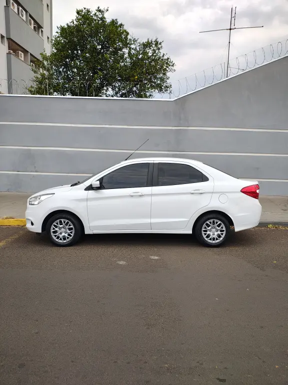 FORD Ka + Sedan - Miniatura