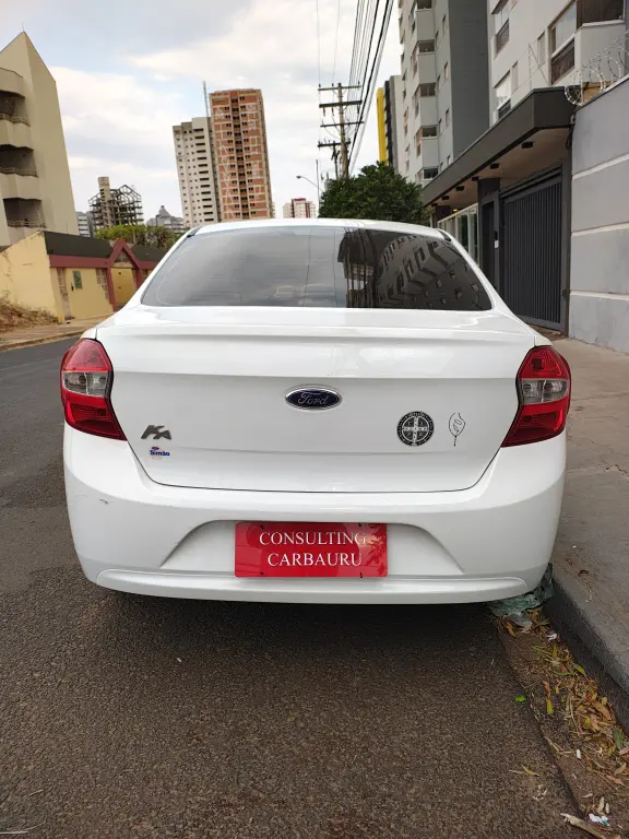 FORD Ka + Sedan - Miniatura