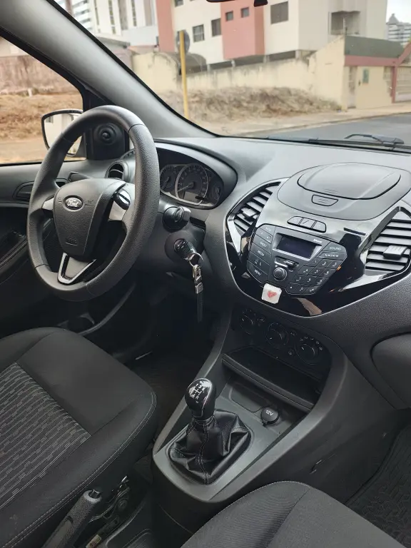 FORD Ka + Sedan - Miniatura