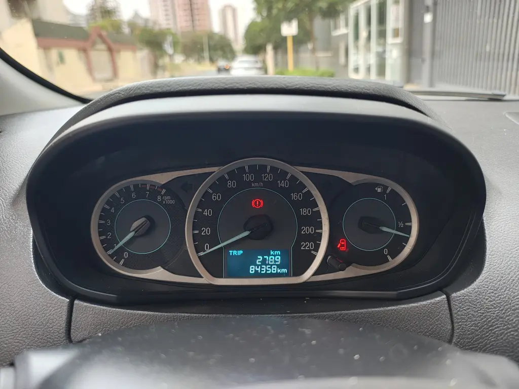 FORD Ka + Sedan - Miniatura