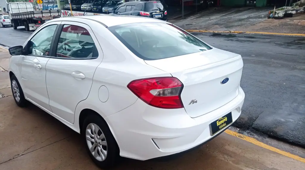 FORD Ka + Sedan - Foto