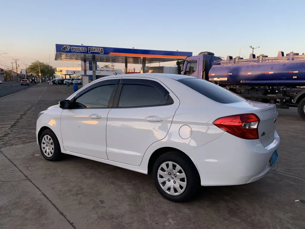 FORD Ka + Sedan - Foto