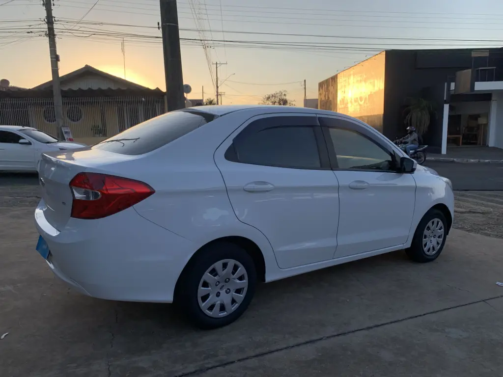 FORD Ka + Sedan - Foto