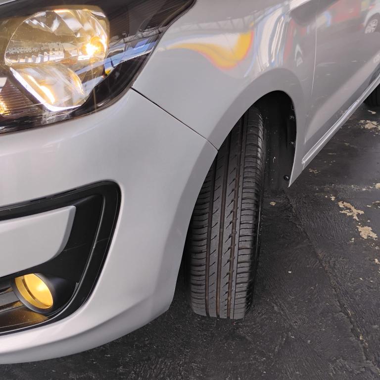 FORD Ka + Sedan - Foto