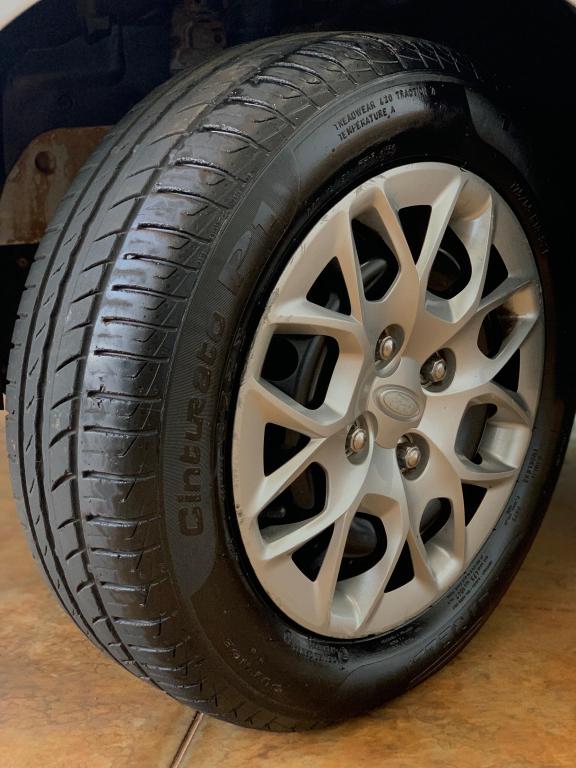 FORD Ka + Sedan - Foto