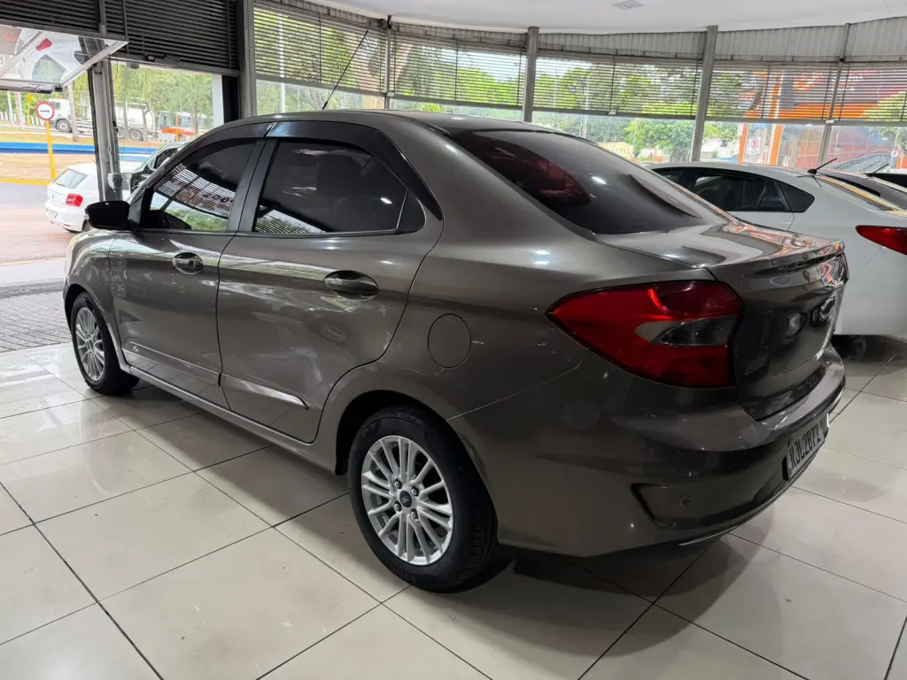 FORD Ka + Sedan - Foto