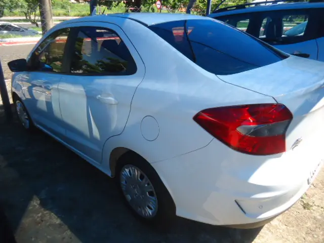 FORD Ka + Sedan - Foto