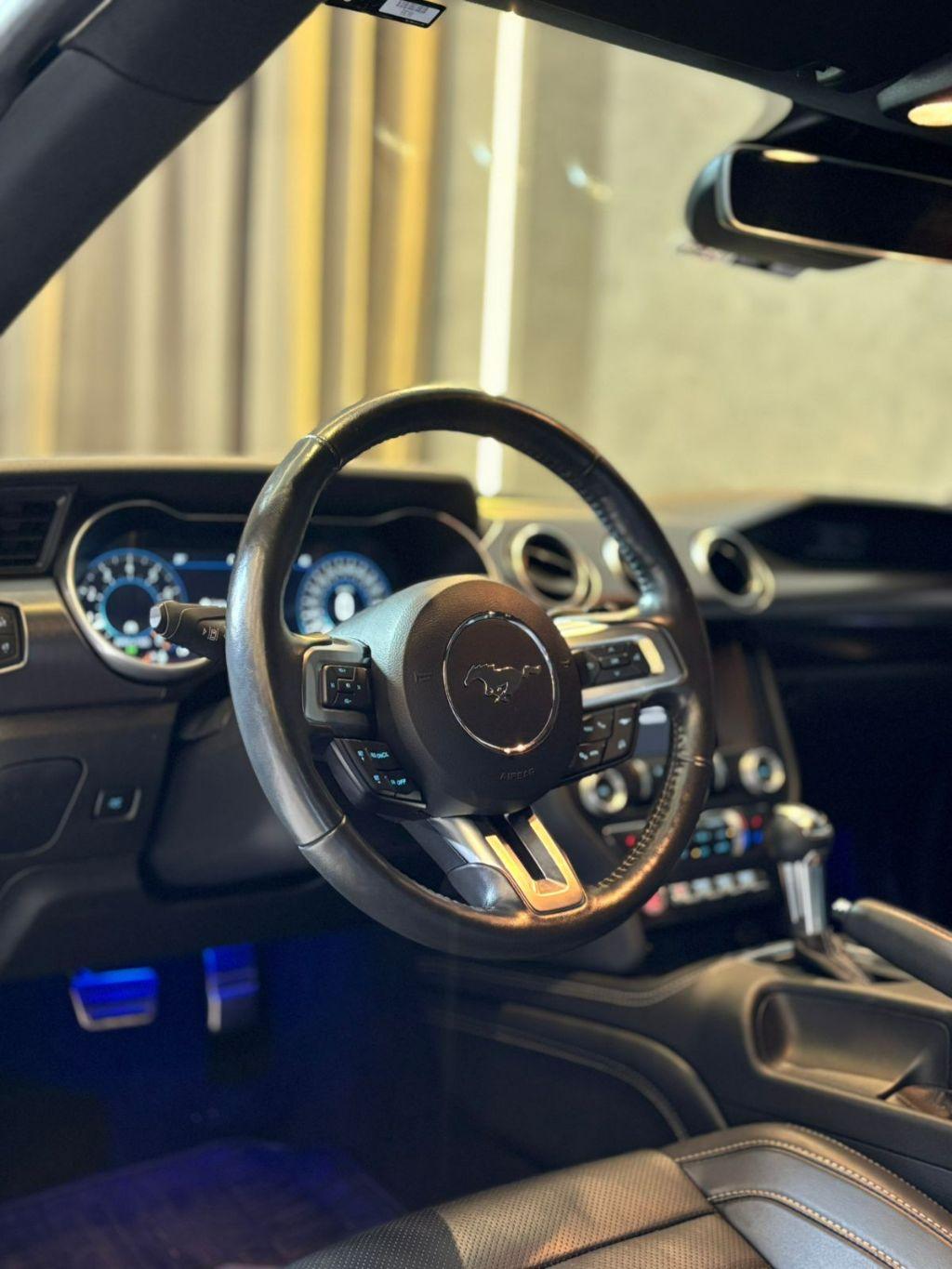 FORD Mustang - Foto
