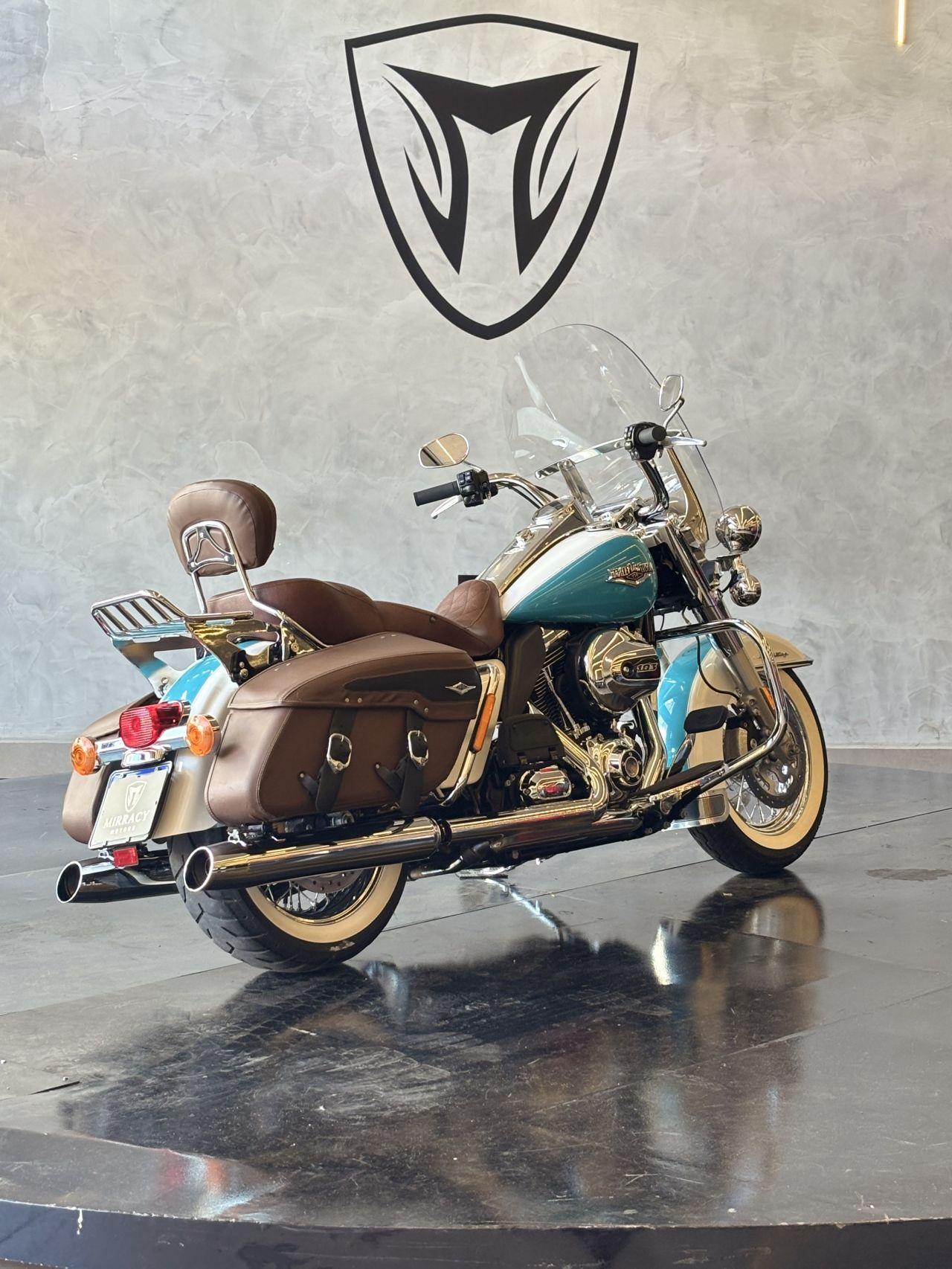 HARLEY DAVIDSON Road King - Foto