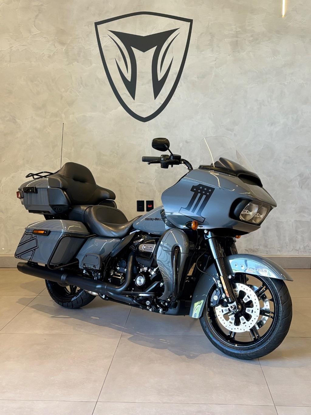 HARLEY DAVIDSON Road Glide Limited FLTRK - Foto