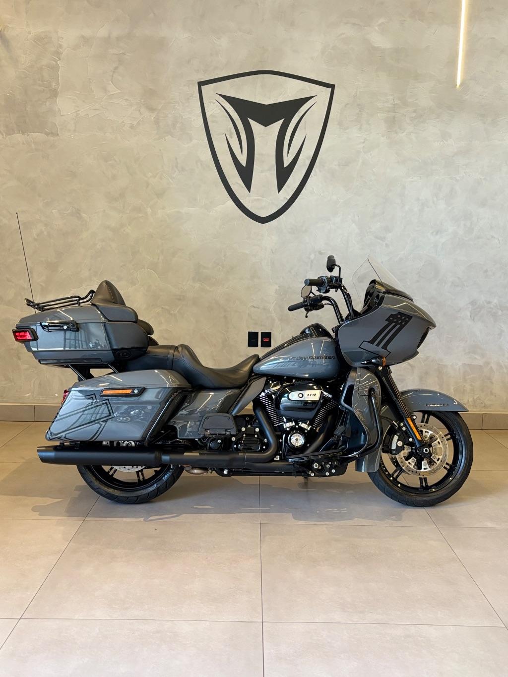 HARLEY DAVIDSON Road Glide Limited FLTRK - Foto