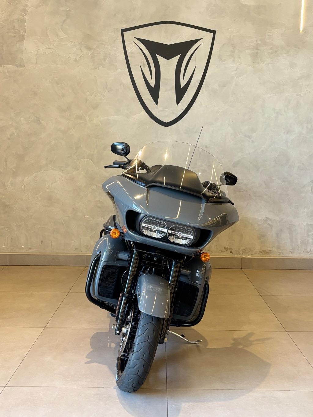 HARLEY DAVIDSON Road Glide Limited FLTRK - Foto