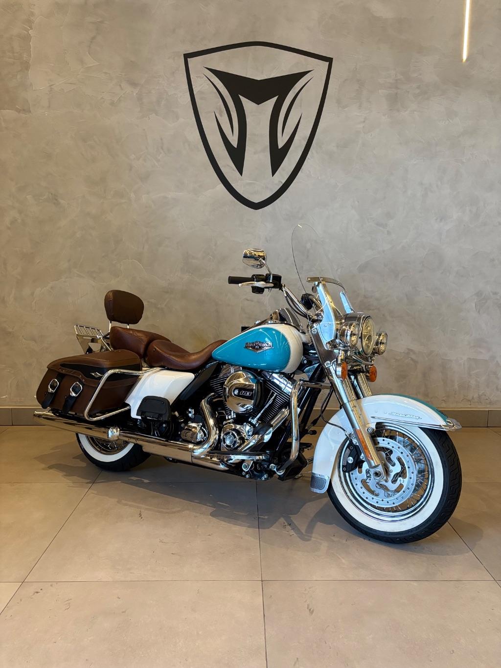 HARLEY DAVIDSON Road King