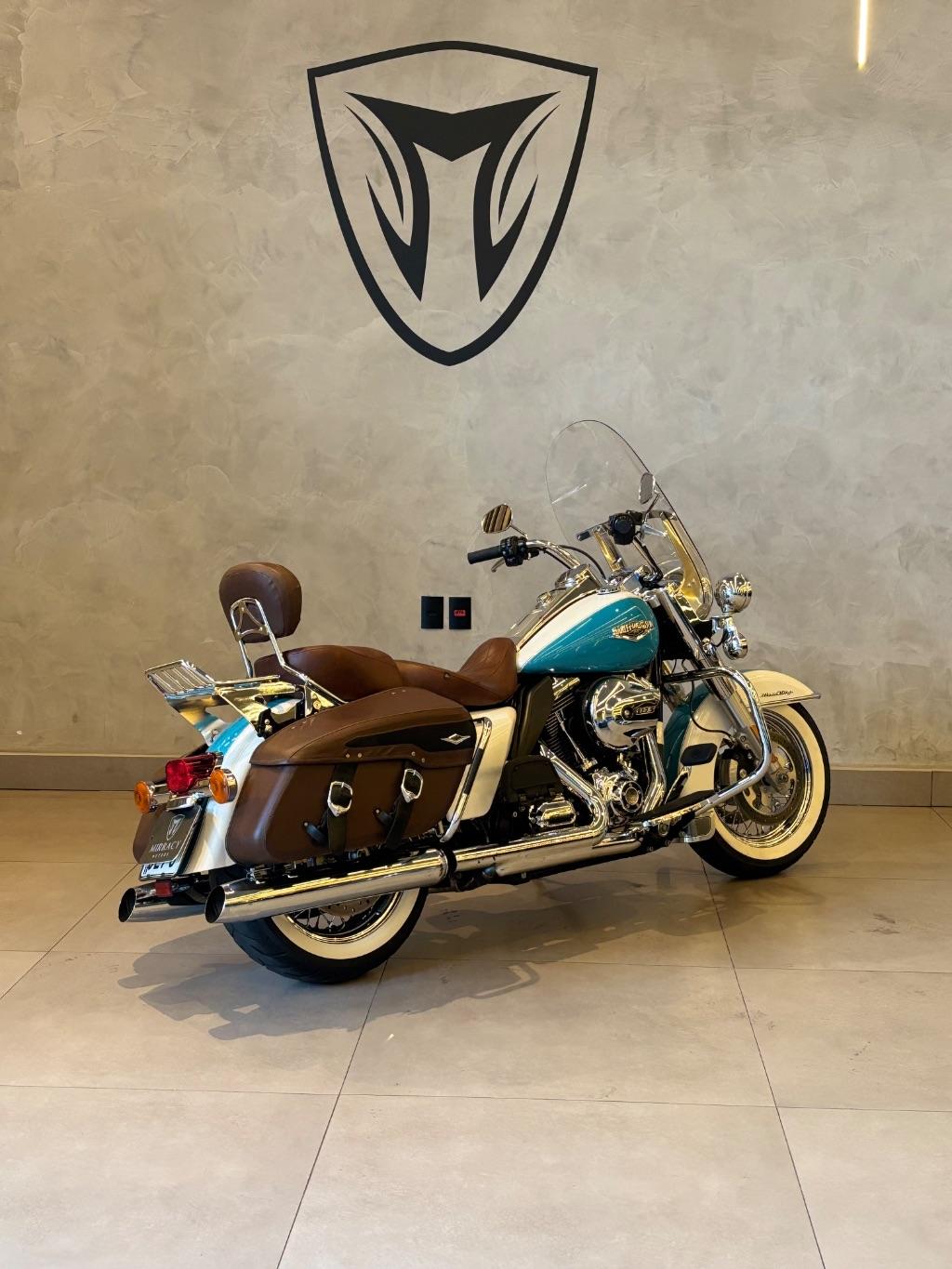 HARLEY DAVIDSON Road King - Foto