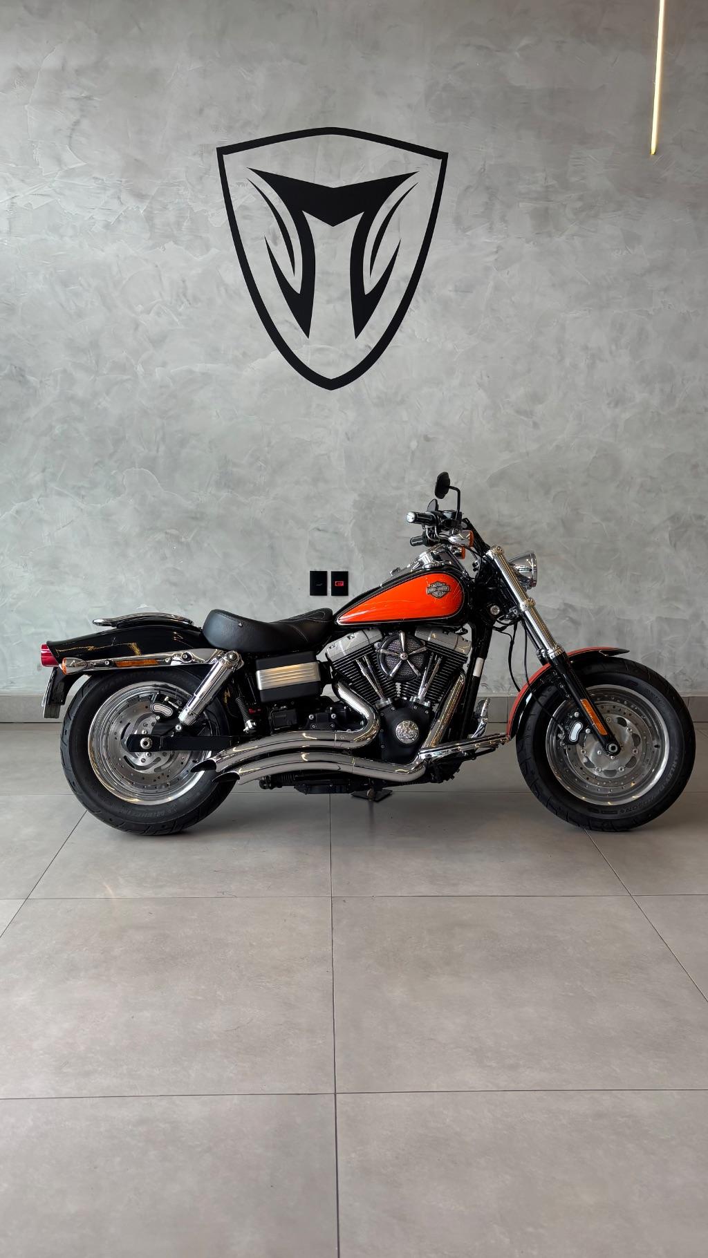 HARLEY DAVIDSON Softail Fat Bob - Foto