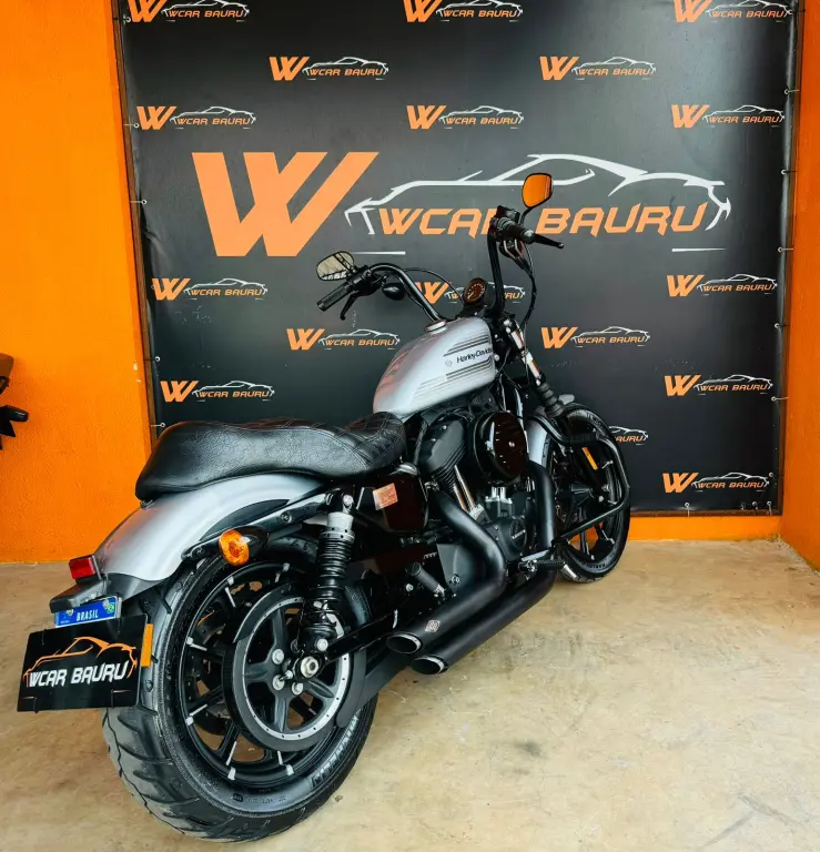 HARLEY DAVIDSON Sportster XL 1200 - Foto