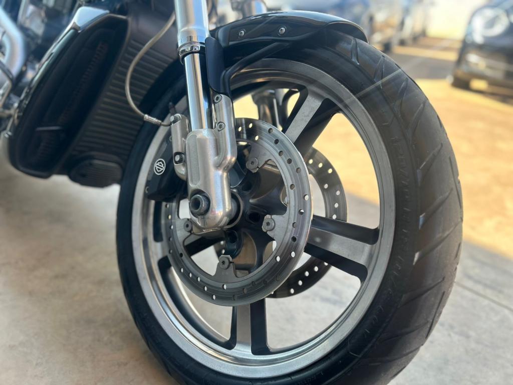 HARLEY DAVIDSON V-Rod - Foto