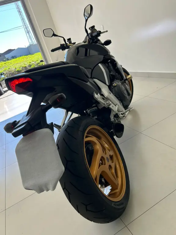HONDA CB 1000 R - Foto