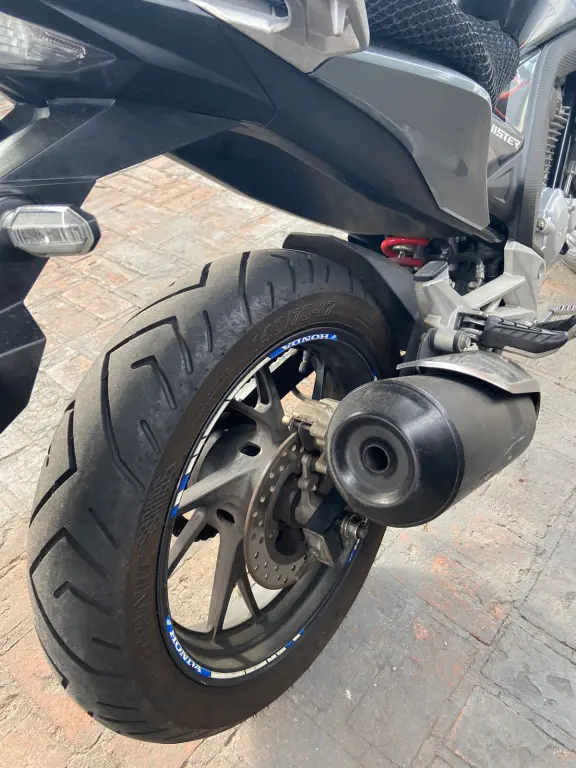 HONDA CB 250 F Twister - Foto