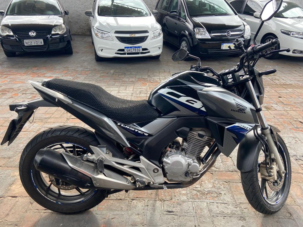 HONDA CB 250 F Twister - Foto