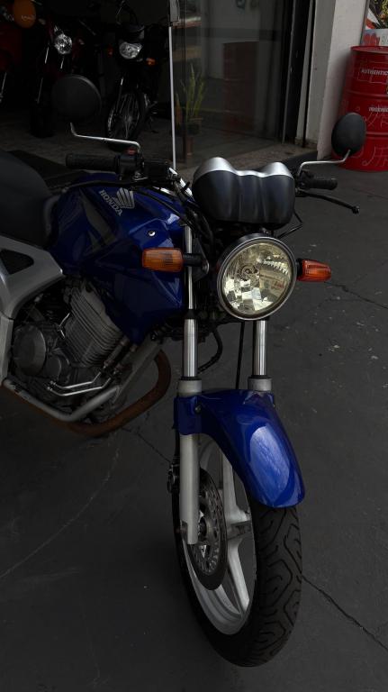 HONDA CB 250 F Twister