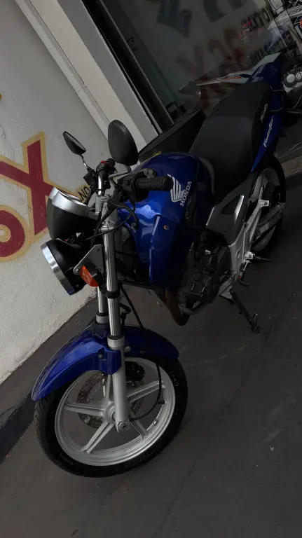 HONDA CB 250 F Twister - Foto