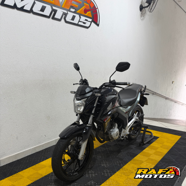 HONDA CB 250 F Twister - Foto