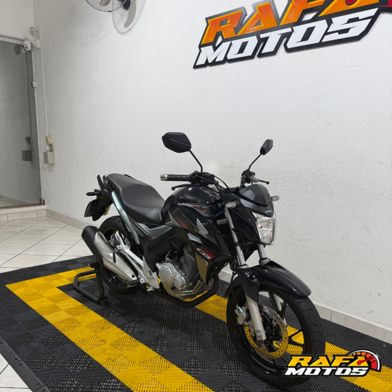 HONDA CB 250 F Twister - Foto