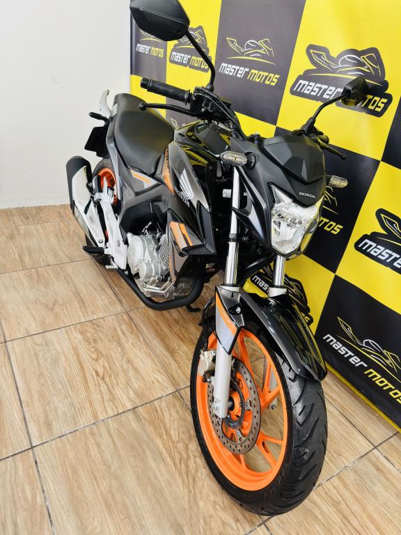 HONDA CB 250 F Twister - Foto