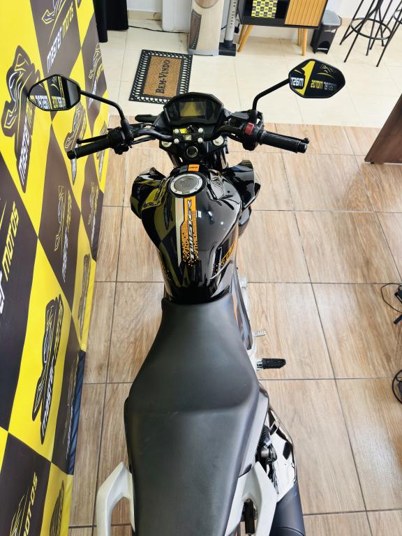 HONDA CB 250 F Twister - Foto