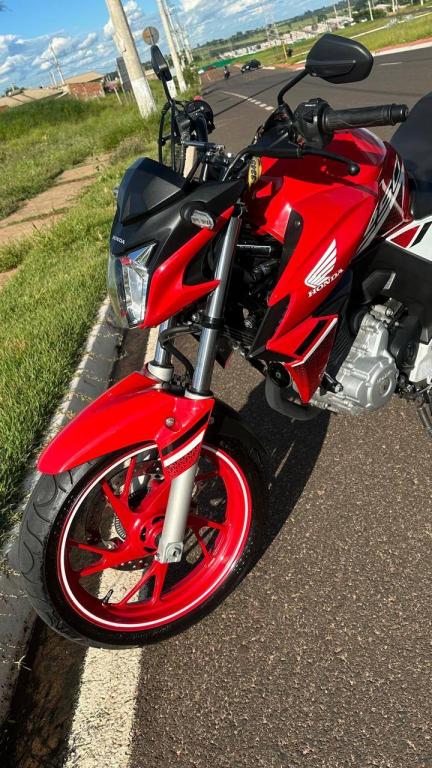 HONDA CB 250 F Twister - Foto