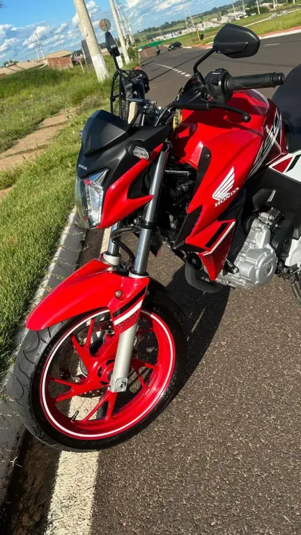 HONDA CB 250 F Twister - Foto