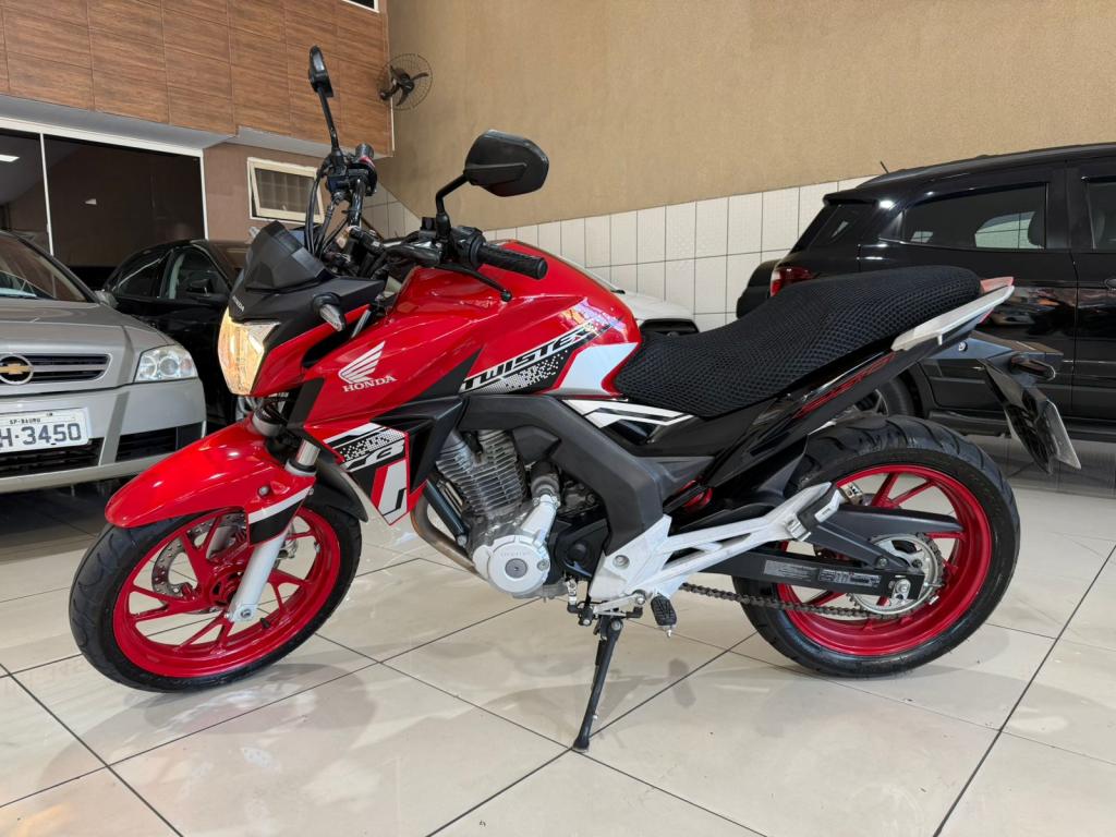 HONDA CB 250 F Twister - Foto