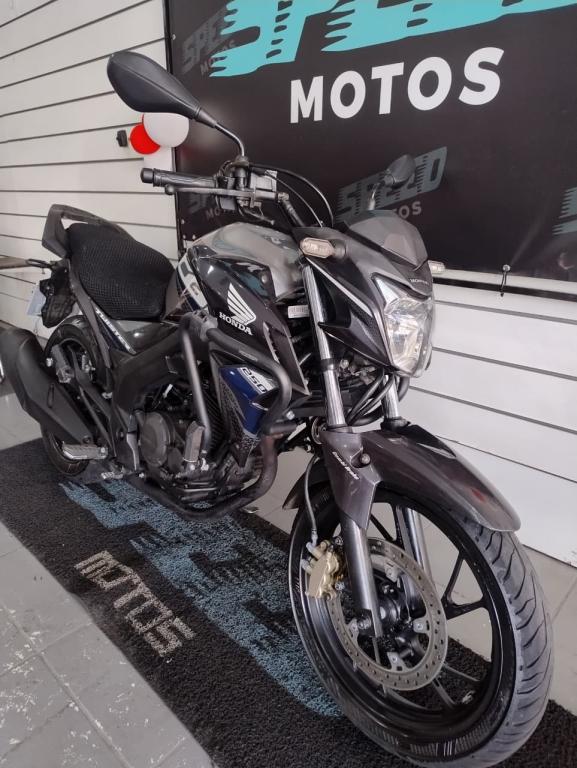 HONDA CB 250 F Twister - Foto