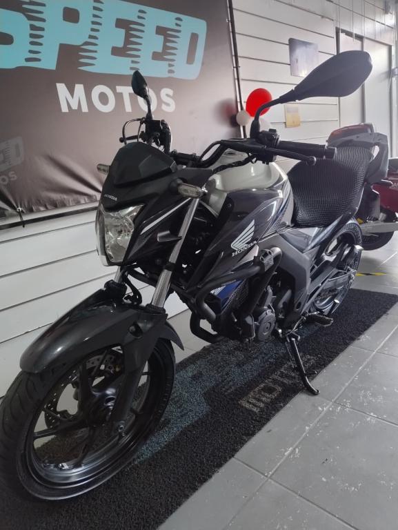 HONDA CB 250 F Twister - Foto