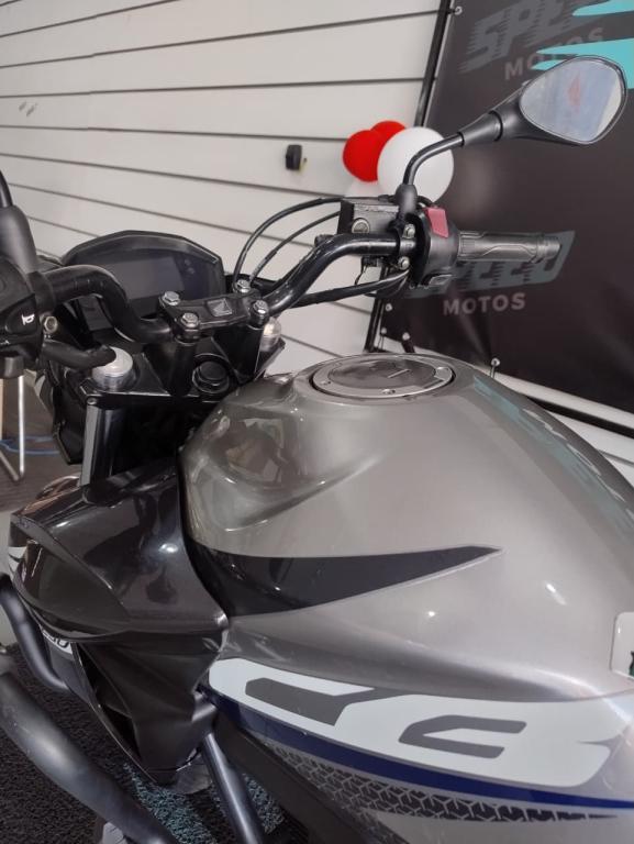 HONDA CB 250 F Twister - Foto