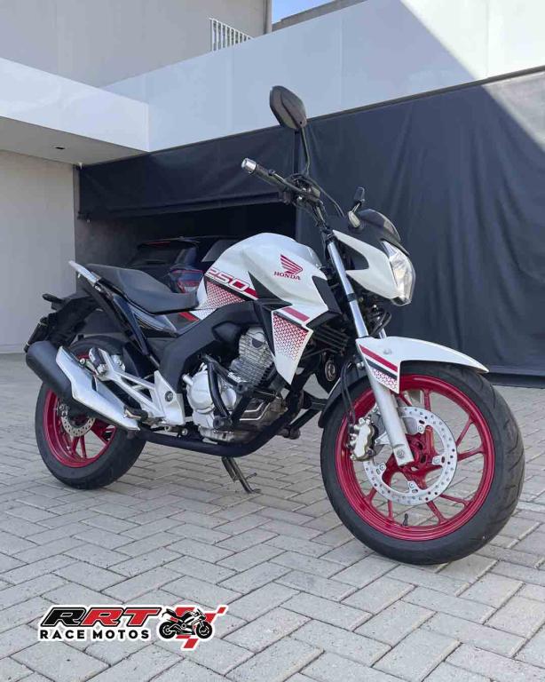 HONDA CB 250 F Twister - Foto
