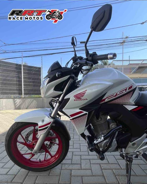 HONDA CB 250 F Twister - Foto