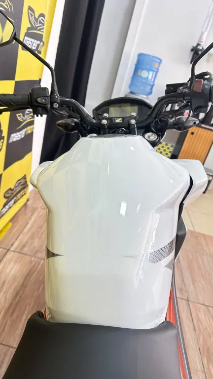 HONDA CB 250 F Twister - Foto