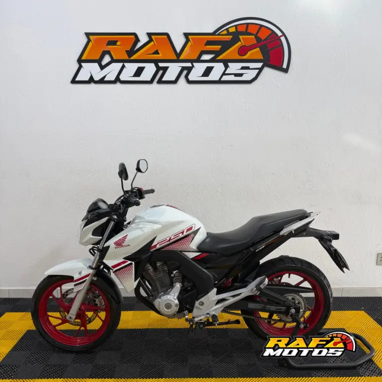HONDA CB 250 F Twister