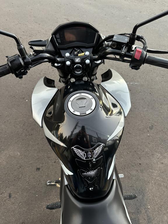 HONDA CB 250 F Twister - Foto