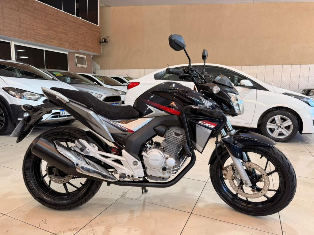 HONDA CB 250 F Twister