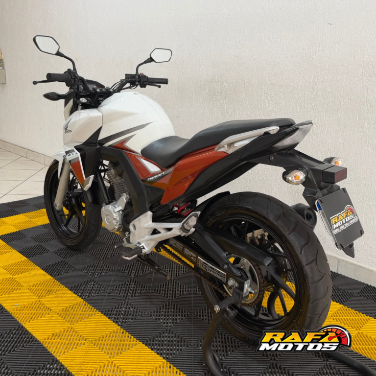HONDA CB 250 F Twister - Foto