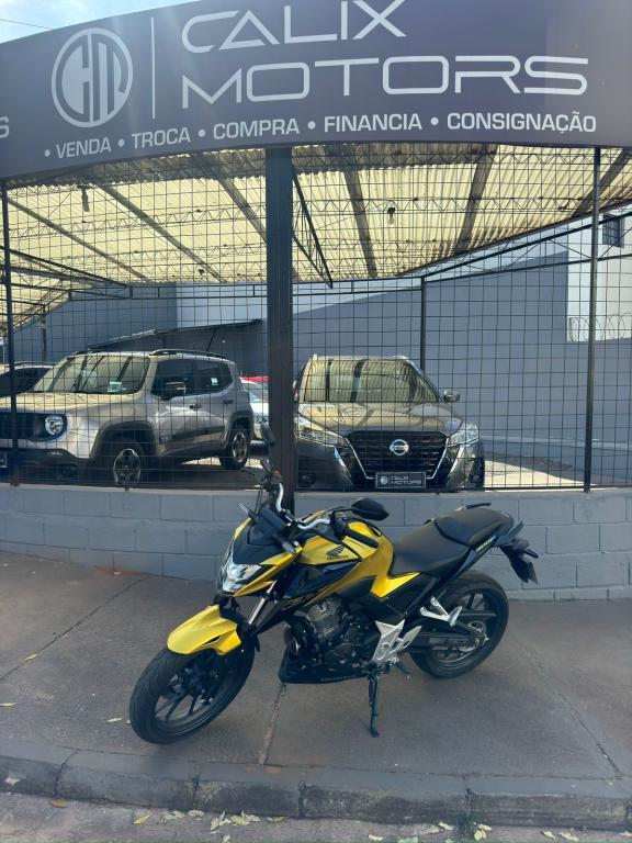 HONDA CB 300 F Twister - Foto