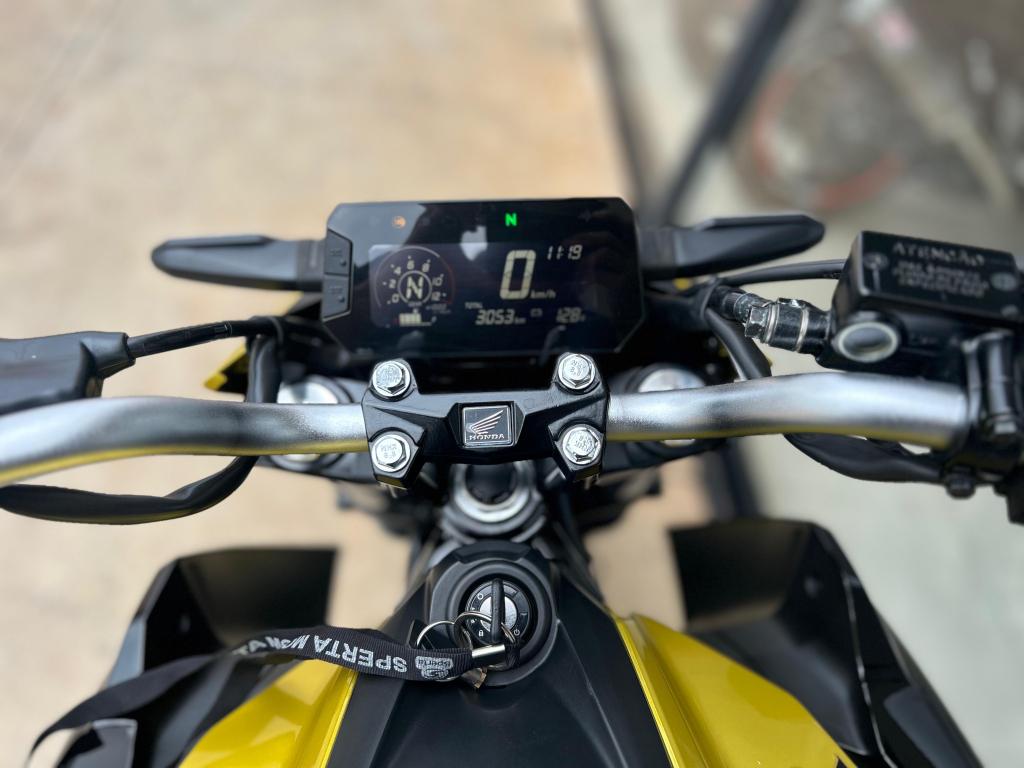 HONDA CB 300 F Twister - Foto