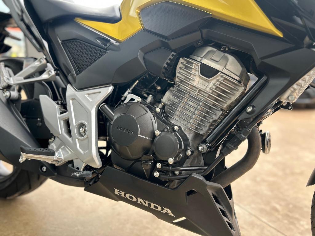 HONDA CB 300 F Twister - Foto