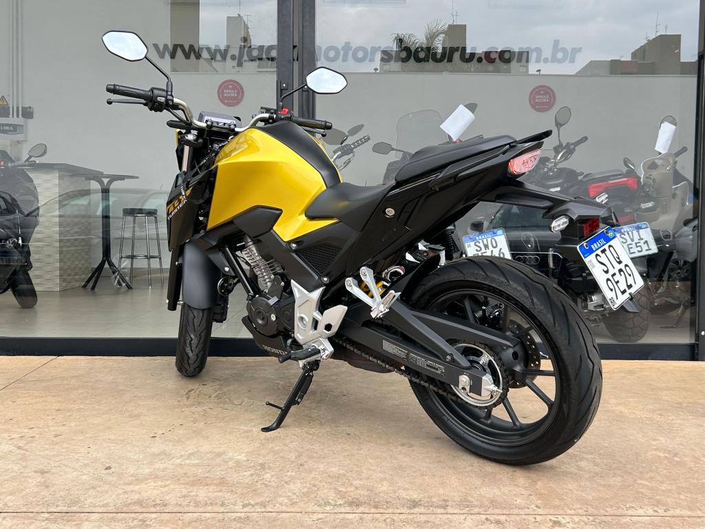 HONDA CB 300 F Twister - Foto