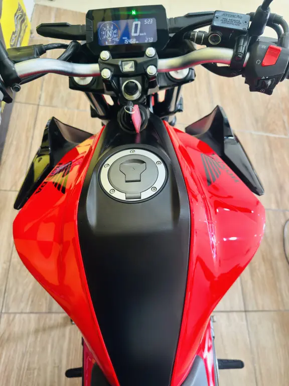 HONDA CB 300 F Twister - Foto