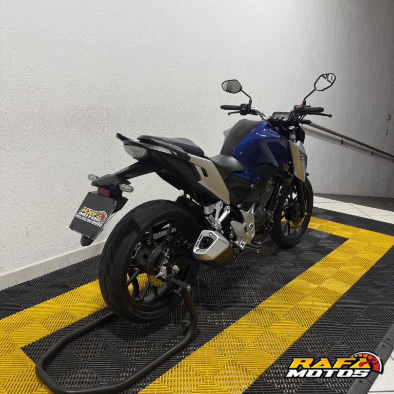 HONDA CB 300 F Twister - Foto