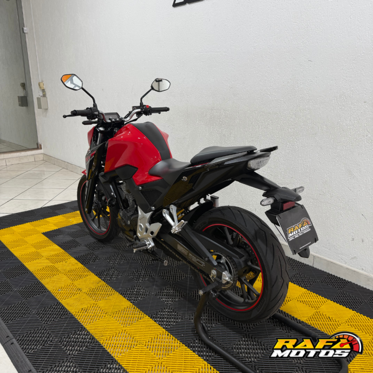 HONDA CB 300 F Twister - Foto
